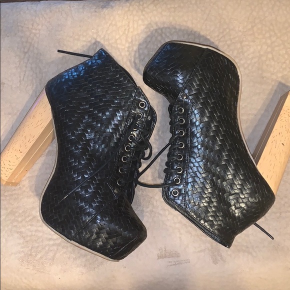 ”Shoedazzle” booties - Picture 2 of 7